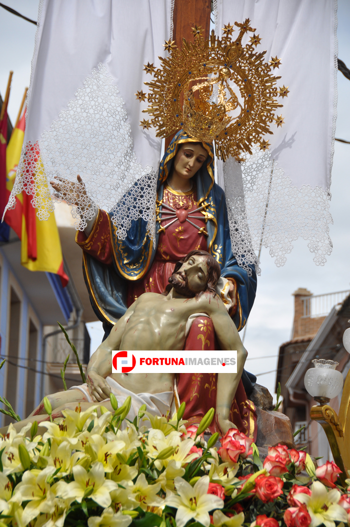 Procesión del Santo Encuentro del Viernes Santo por la mañana en la Semana Santa de Fortuna (Murcia) 